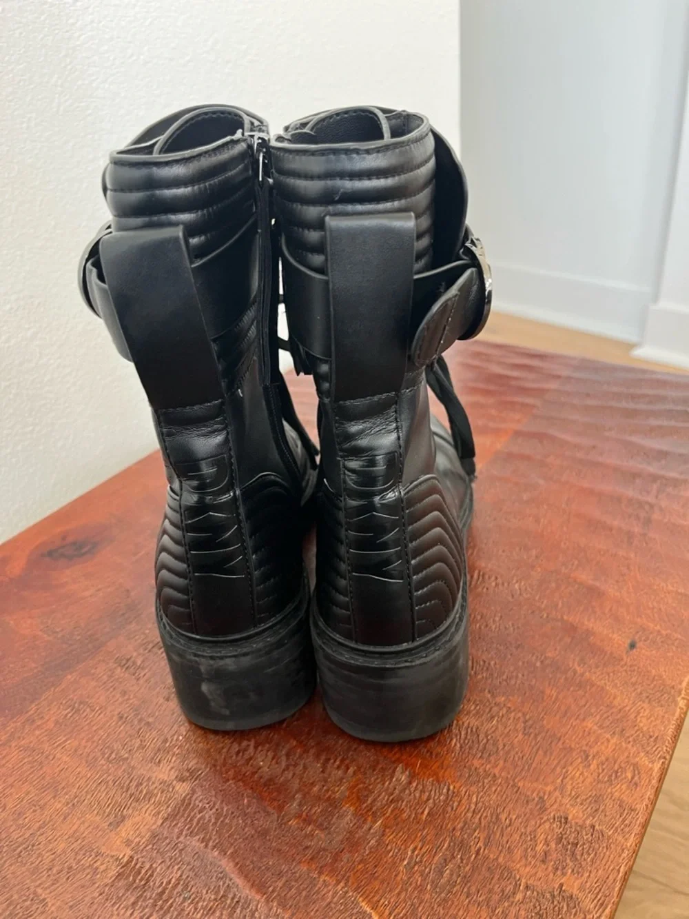 DKNY Basia Combat Boot Black Lug Grunge Goth Biker Alternative Sz 8